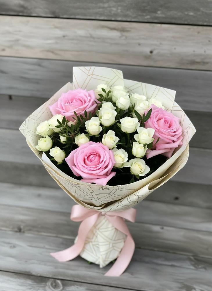 Букет цветов из: Розы в Поселок Памяти 13 Борцов