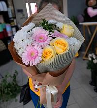 Букет цветов из:  Герберы, Розы и Хризантемы в Поселок Памяти 13 Борцов