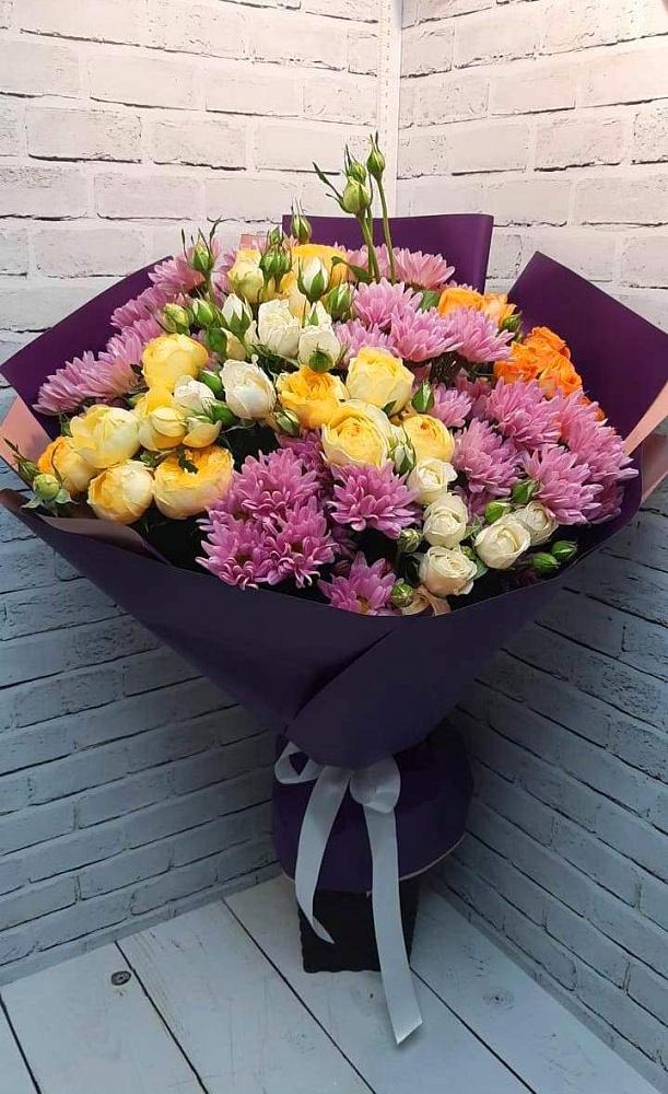Букет цветов из: Хризантемы и Розы в Поселок Памяти 13 Борцов