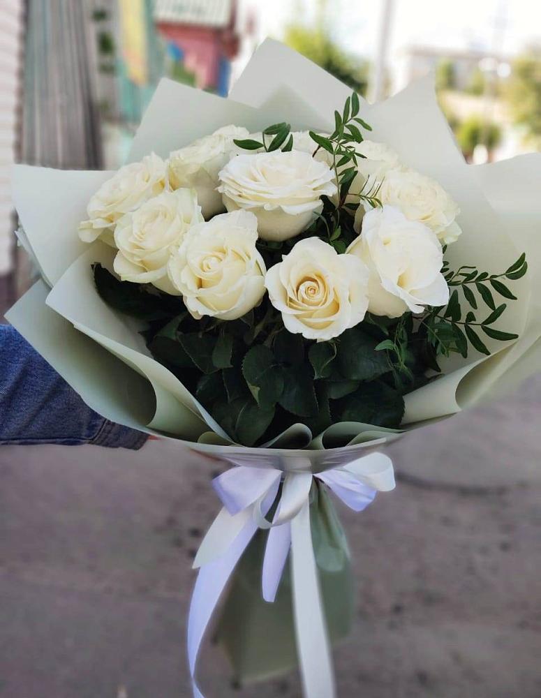 Букет Белые розы Проуд в Поселок Памяти 13 Борцов