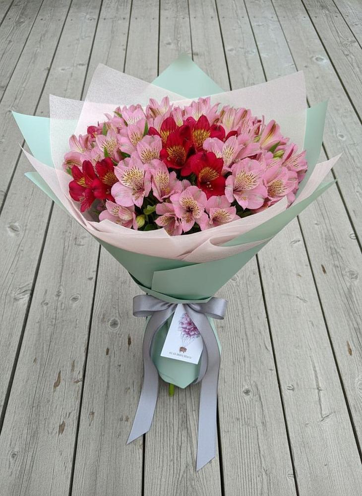 Букет цветов из: Альстромерии в Поселок Памяти 13 Борцов