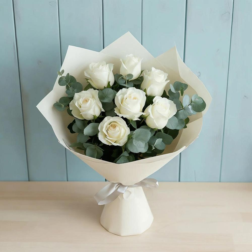 Букет Белые розы в Эвкалипте в Поселок Памяти 13 Борцов