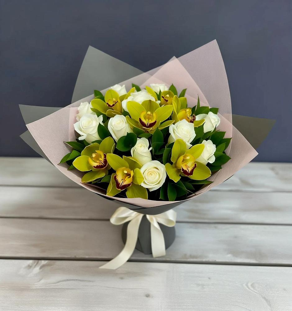 Букет цветов из: Орхидеи и Розы в Поселок Памяти 13 Борцов