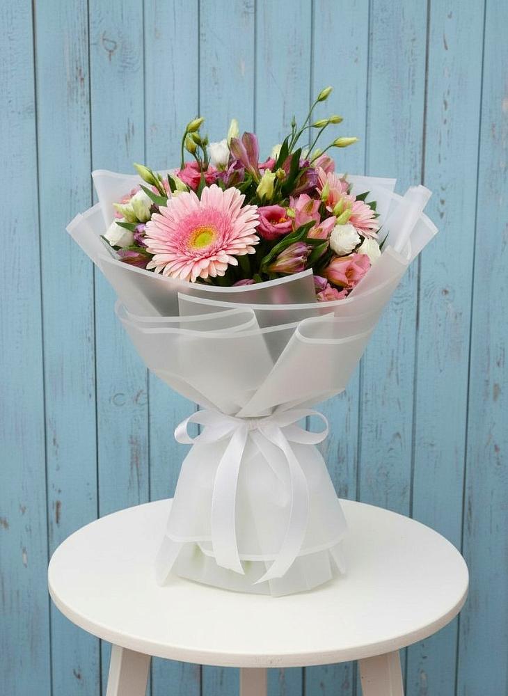 Букет цветов из: Герберы, Альстромерии и Лизиантусы в Поселок Памяти 13 Борцов