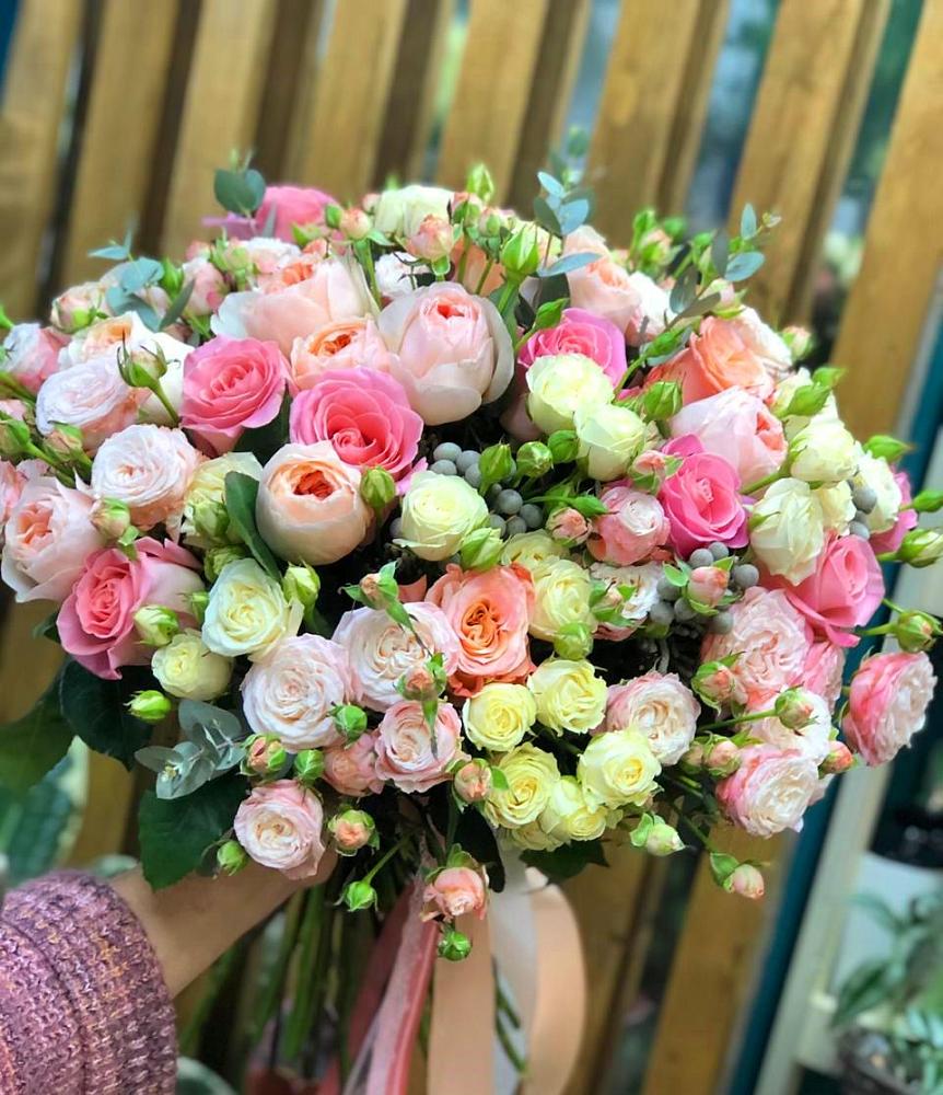 Букет цветов из: Розы в Поселок Памяти 13 Борцов