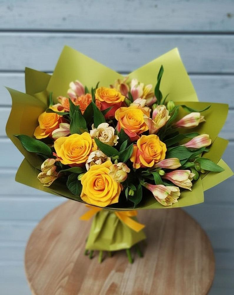 Букет цветов из: Альстромерии и Розы в Поселок Памяти 13 Борцов