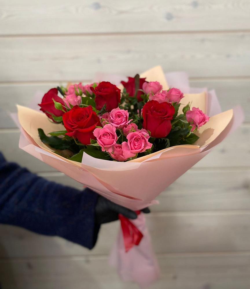 Букет цветов из: Розы в Поселок Памяти 13 Борцов