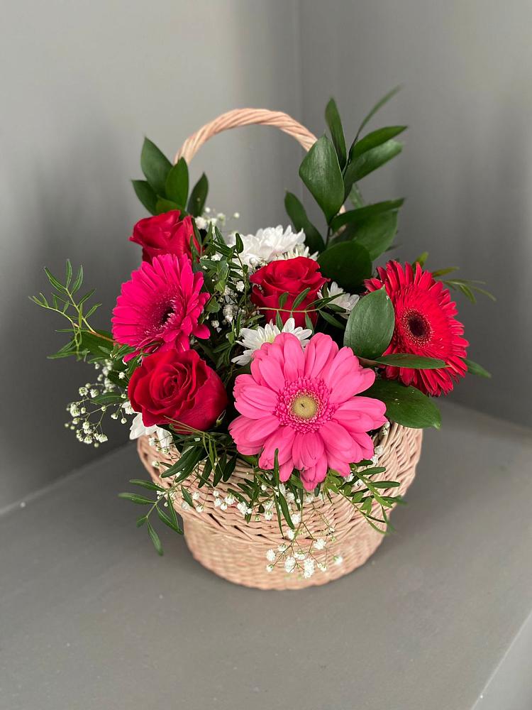 Цветочная композиция из Розы, Хризантемы и Герберы в корзине в Поселок Памяти 13 Борцов