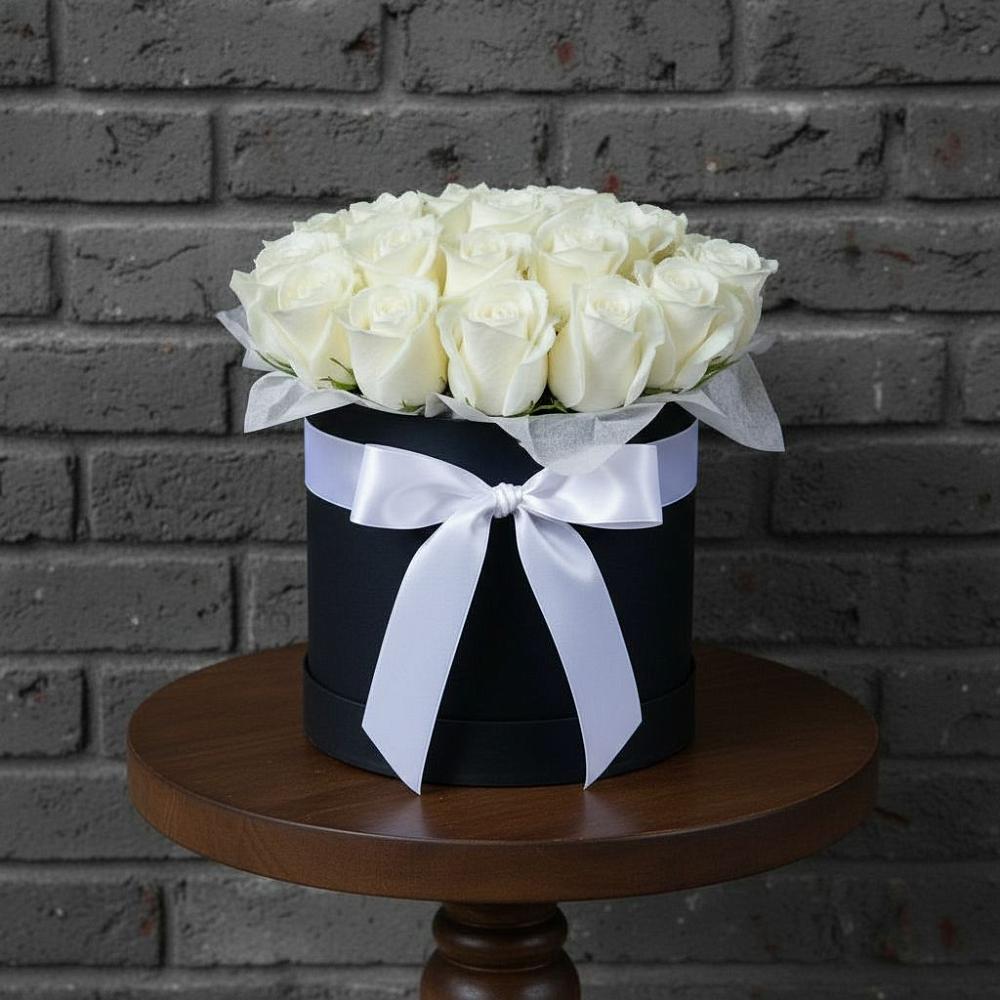 Цветочная композиция из Розы в шляпной коробке в Поселок Памяти 13 Борцов