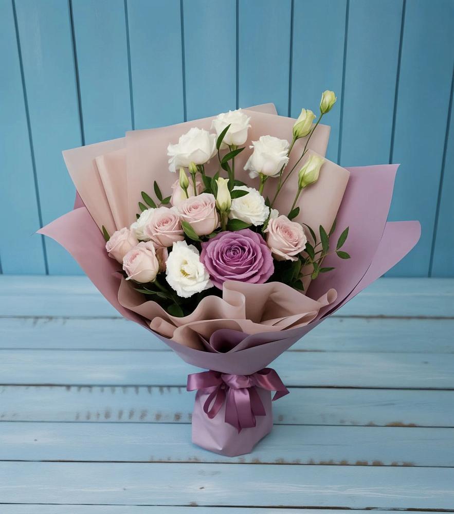 Букет цветов из: Розы и Лизиантусы в Поселок Памяти 13 Борцов